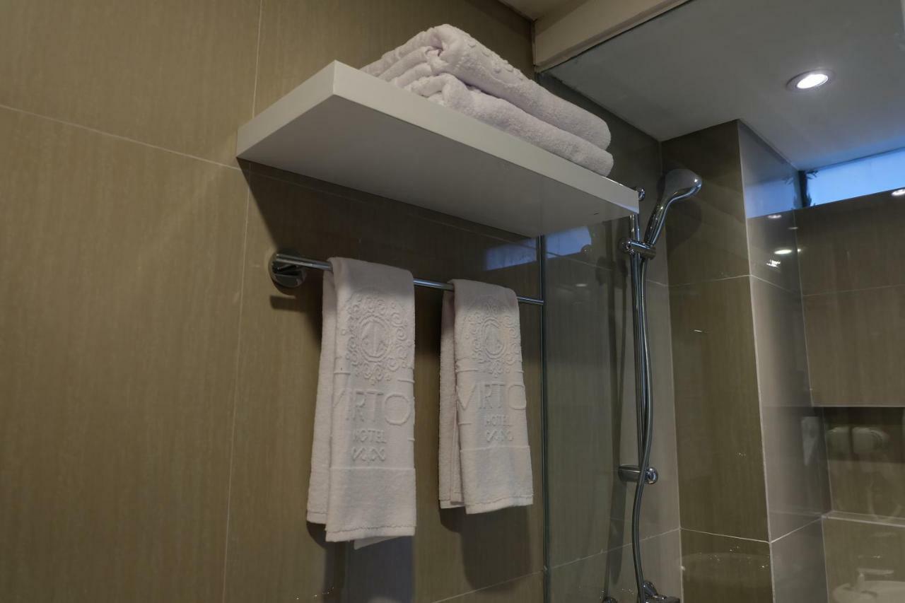 ホテル Wirton Seminyak デンパサール エクステリア 写真
