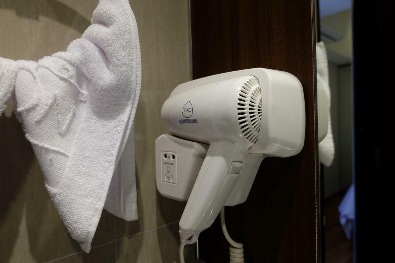 ホテル Wirton Seminyak デンパサール エクステリア 写真