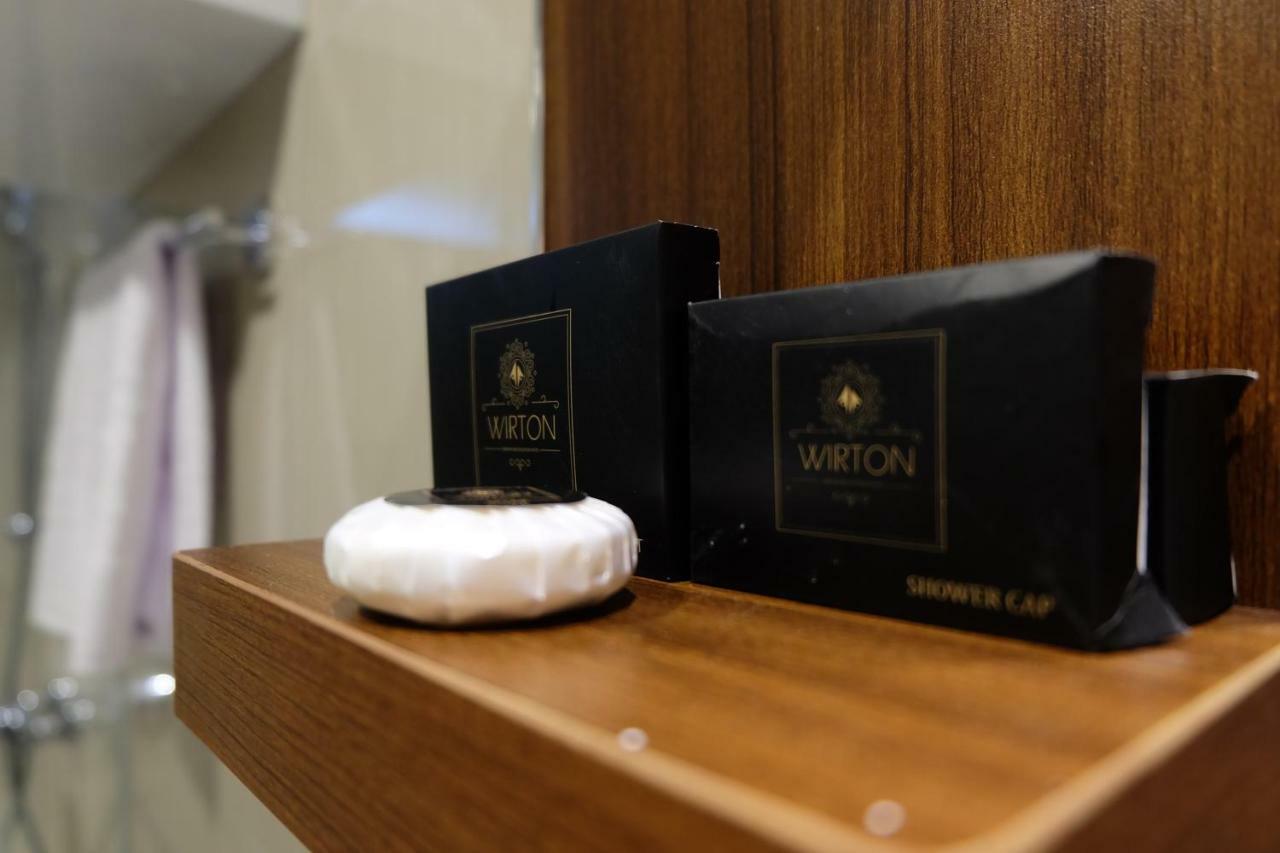 ホテル Wirton Seminyak デンパサール エクステリア 写真
